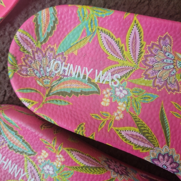 Johnny Was Flamingo Ring Beach Bag with matching Slides and reversible sunhat